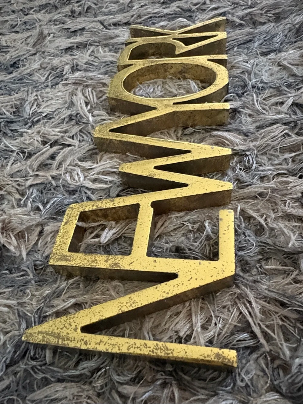 Gold 'New York' Metal Wall Accent/Paper Weight
